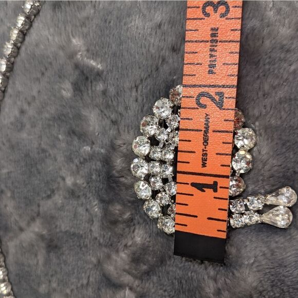 Vintage 1950's Rhinestone Set- Earrings, Brooche, Bracelet - Picture 11 of 17